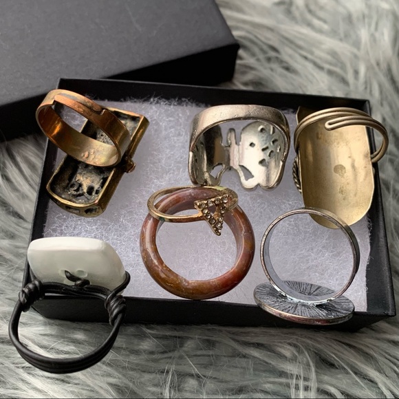 Lot of Assorted Rings - Picture 4 of 7